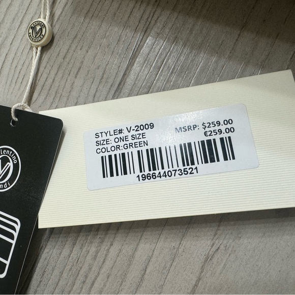 Beautiful Valentino Orlandi bag w/ wallet. Brand new with tags. Never used! - Picture 4 of 6